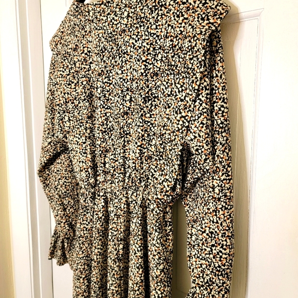 Zara Textured Dress With Ruffles TRF. M. - Picture 7 of 8